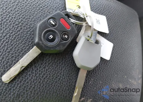 2013 Subaru Legacy 2.5I Limited из США, поврежденный, VIN 4S3BMBK6XD3038009